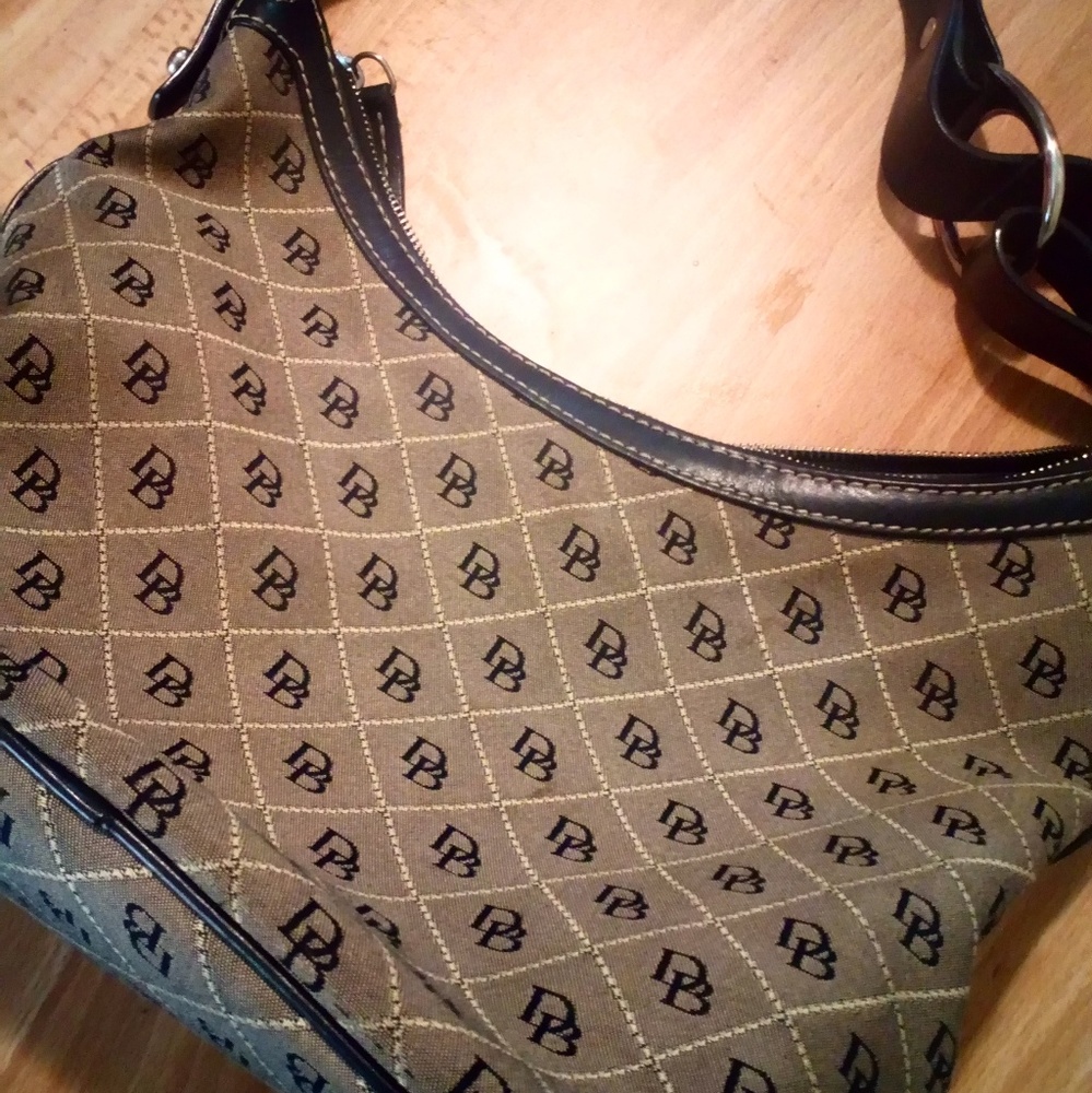 Dooney & Bourke - Picture 2 of 6